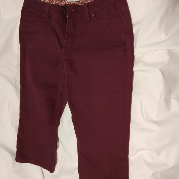 Maroon Capris - Picture 2 of 6